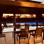 Two Homes With 6 Bedrooms, Air Con & Private Heated 10x4m Salt Water Pool - 40 Mins From Bergerac Casa vacanze