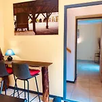 Casa vacanze Two Homes With 6 Bedrooms, Air Con & Private Heated 10x4m Salt Water Pool - 40 Mins From Bergerac