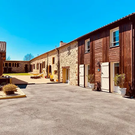 4-star Tourism Rated Home, 6 Bedrooms, With Air Con & Private Heated 10x4m Salt Water Pool - 45 Mins From Sarlat Hébergement de vacances *