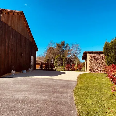 Hébergement de vacances 4-star Tourism Rated Home, 6 Bedrooms, With Air Con & Private Heated 10x4m Salt Water Pool - 45 Mins From Sarlat Capdrot
